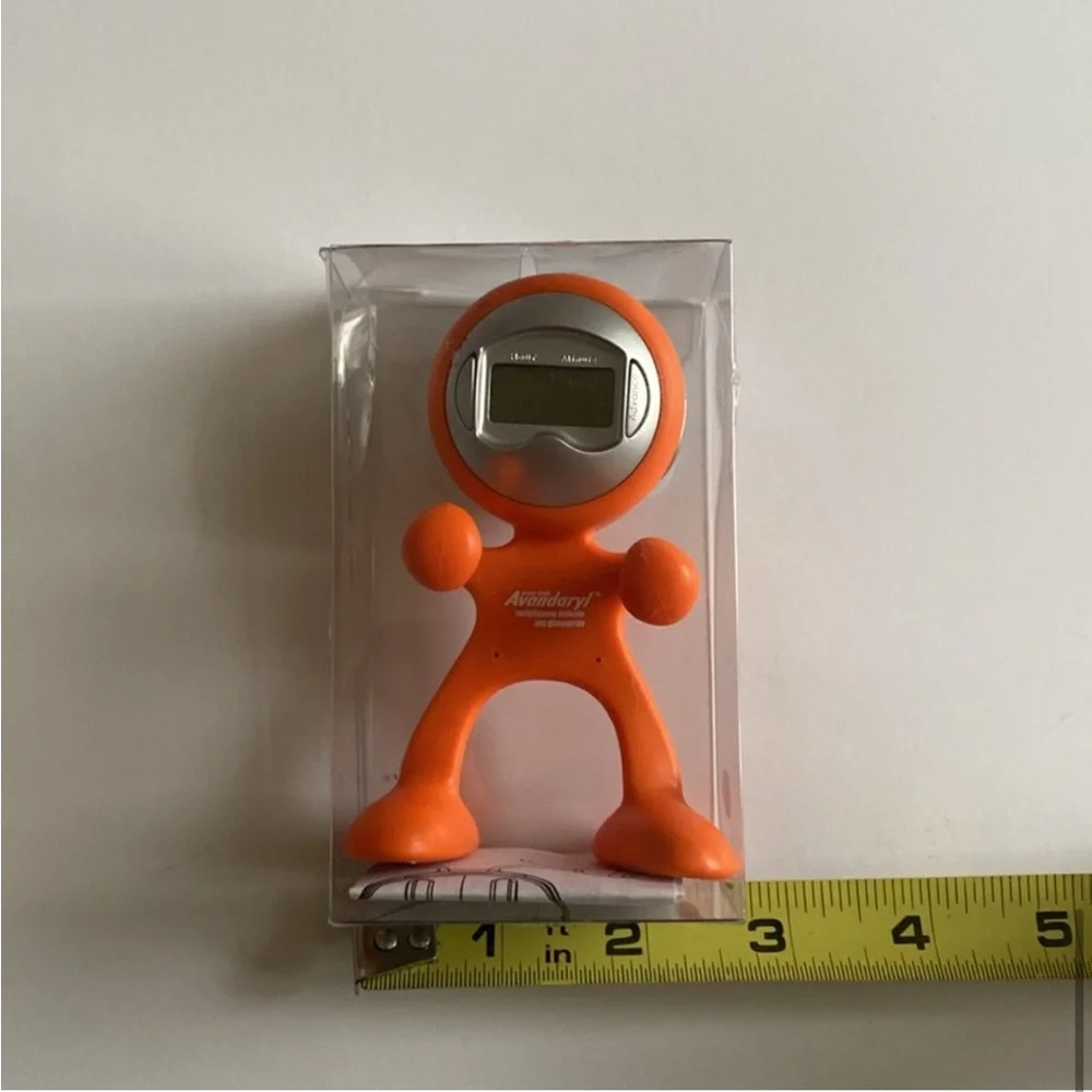 VTG 1990’s Y2K Digital Clock Head Gummy Space Men Set Orange Silver NWT 4 Inch